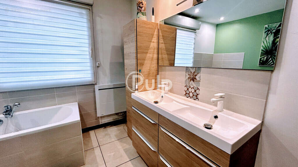 Maison à COURRIERES