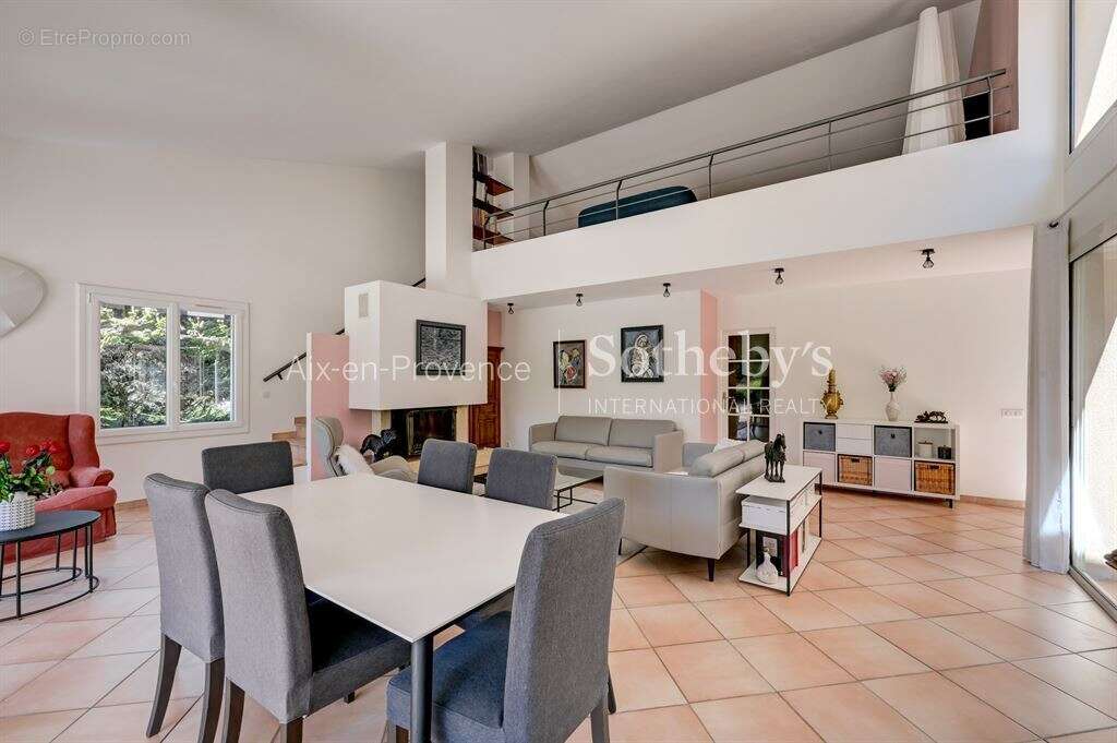 Maison à CABRIES