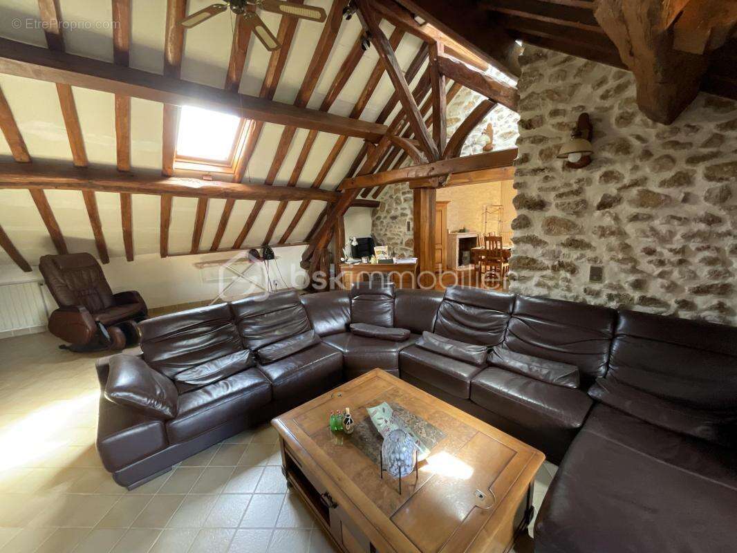  Ensemble immobilier polyvalent à Bouray-sur-Juine - photo 5