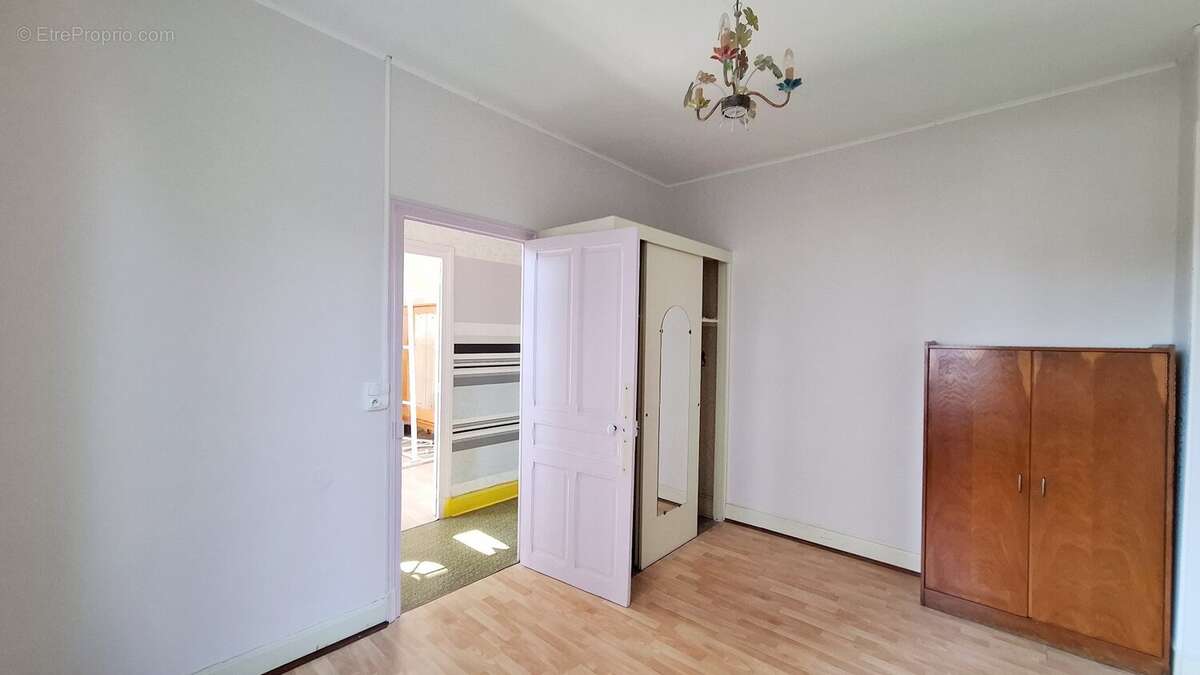 A vendre à Vichy Maison 3 pièces avec sous-sol. - photo 7