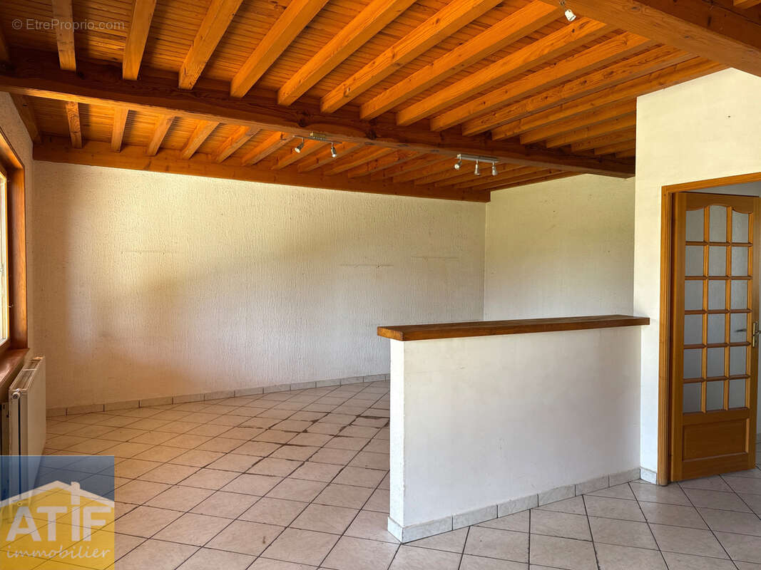 Maison à BUSSY-ALBIEUX