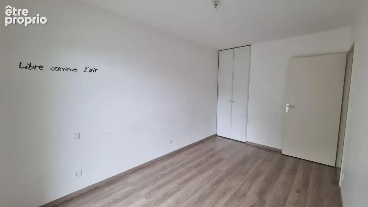 Appartement F3 à vendre - Maromme La Maine - 62 m² - Vue panoramique Rouen - 2 balcons - Parking - photo 12