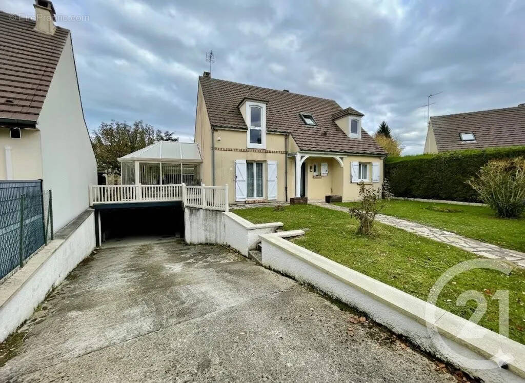 Maison à LE PLESSIS-BELLEVILLE