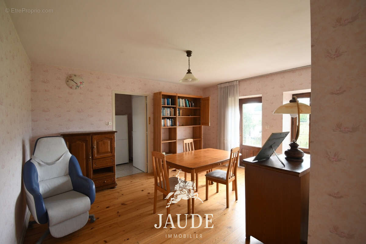 Maison de bourg avec GRANGES, garage et jardin   70 route du Puy de Dôme, La Font de l’Arbre, Orcines - photo 6