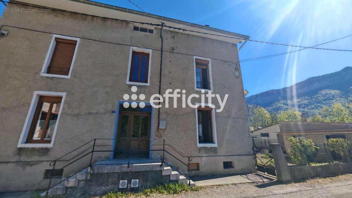 Appartement à SAINT-LAURENT-DU-PONT