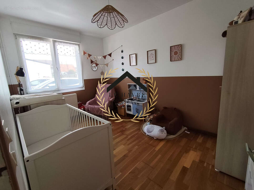 Maison 75 m² à Manneville-La-Goupil  - photo 9