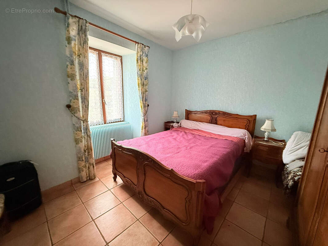Maison à MEROBERT