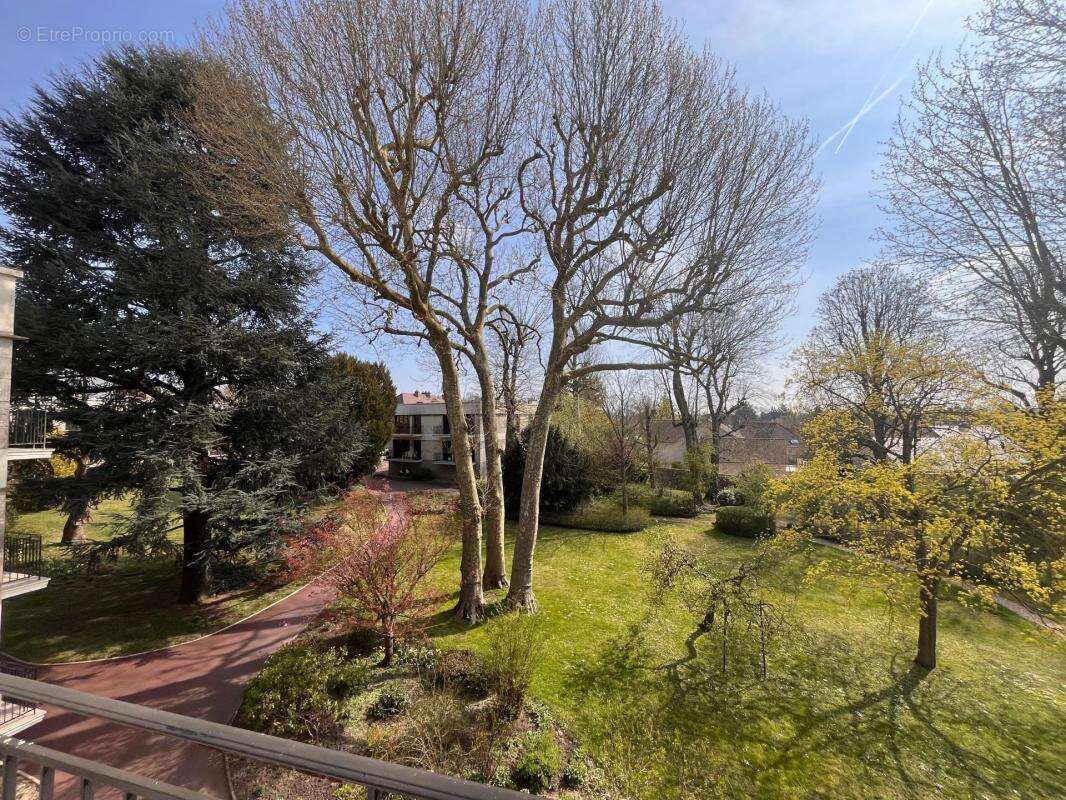 Appartement à SAINT-NOM-LA-BRETECHE