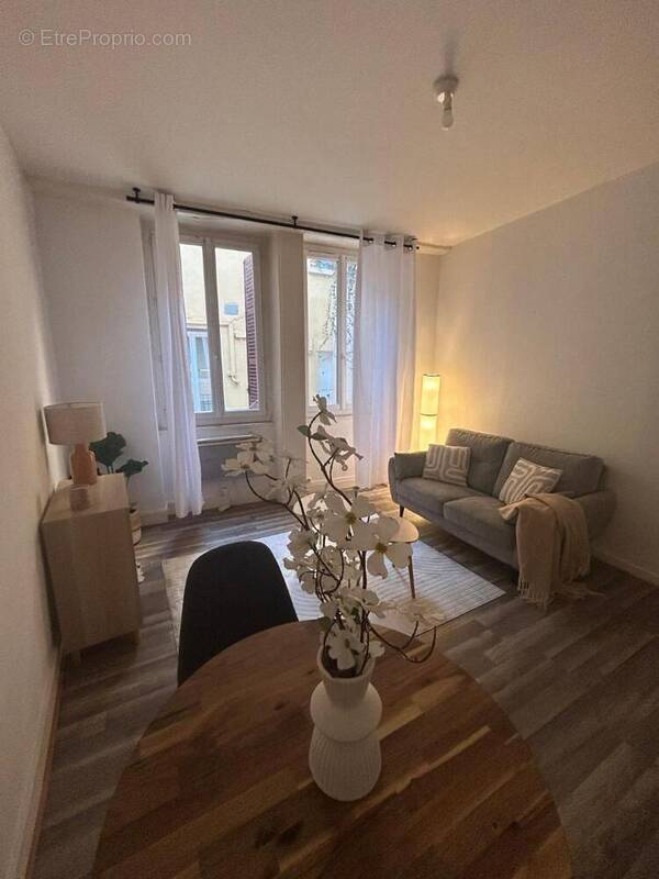   - Appartement à LYON-1E