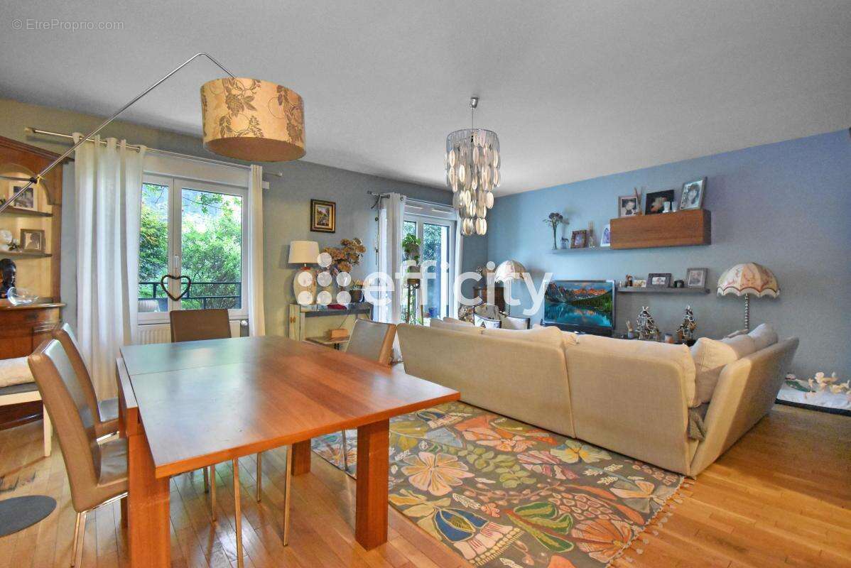 Maison à LA GARENNE-COLOMBES