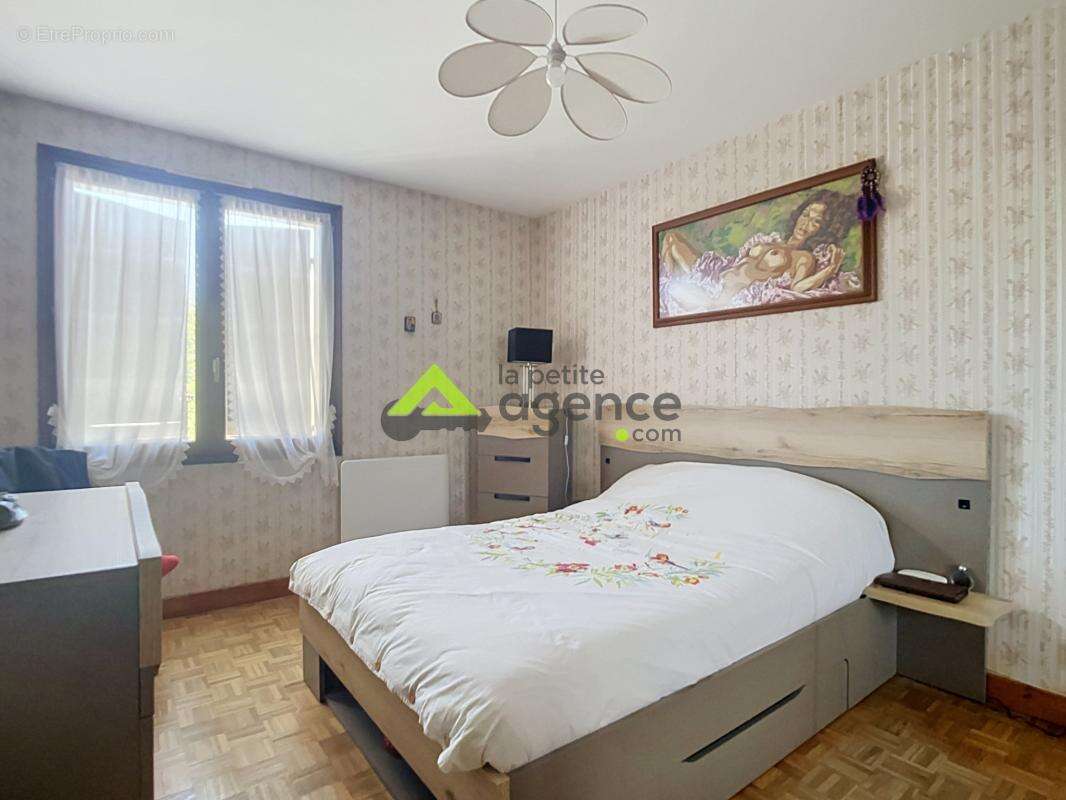 Maison familiale 7 pièces   145 m2   Terrain de 1 631 m2   A - photo 6