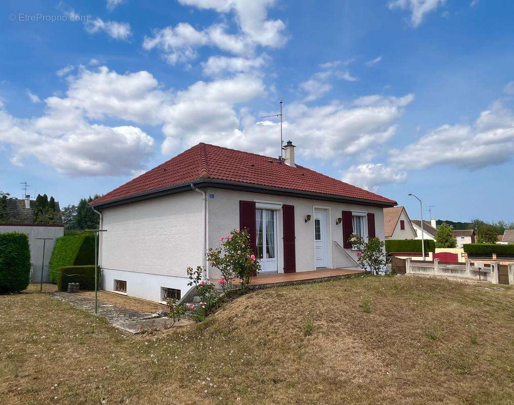 Maison à MEZIDON-CANON