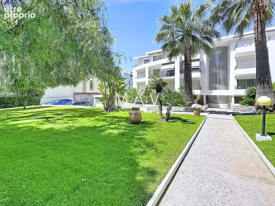 Nice/coeur cimiez studio meublé terrasse 12 m2 au calme parking standing piscine - photo 19