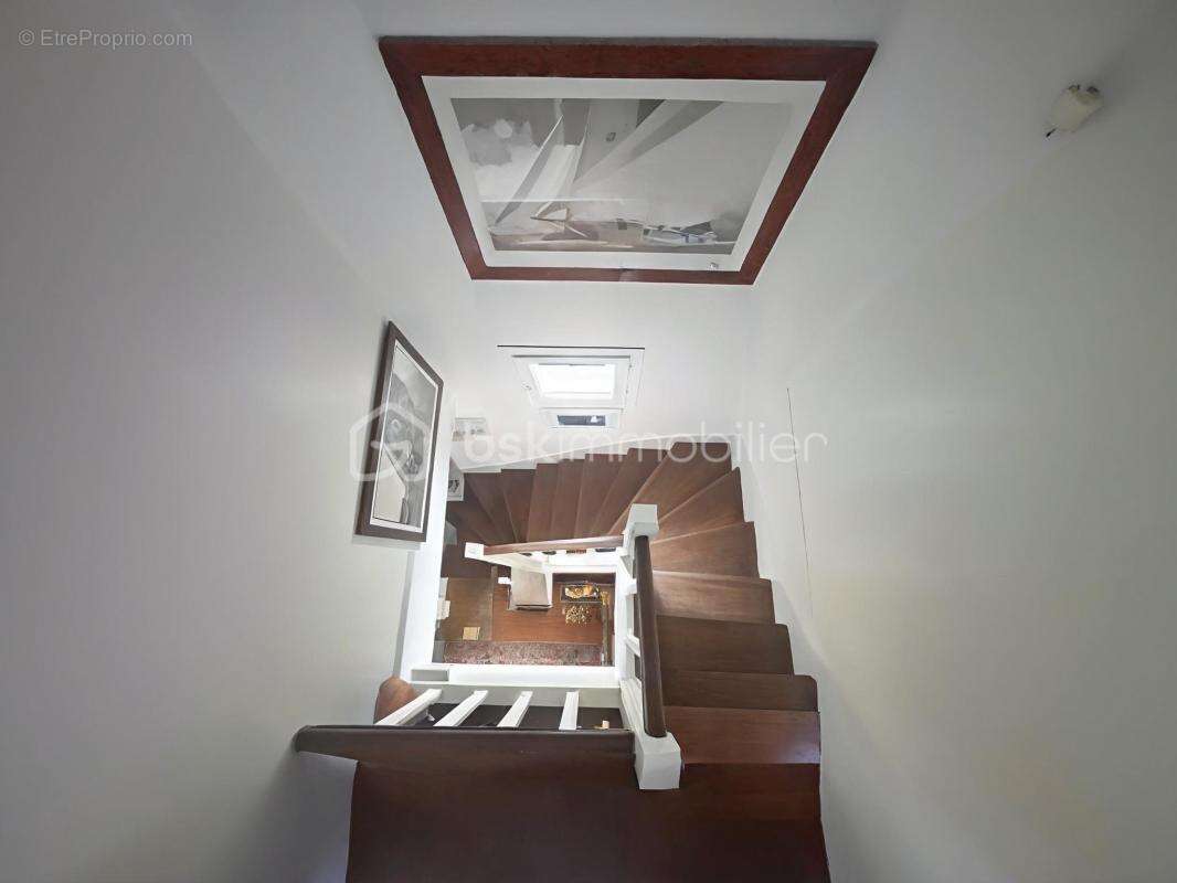 Maison à SAINTE-GENEVIEVE-DES-BOIS