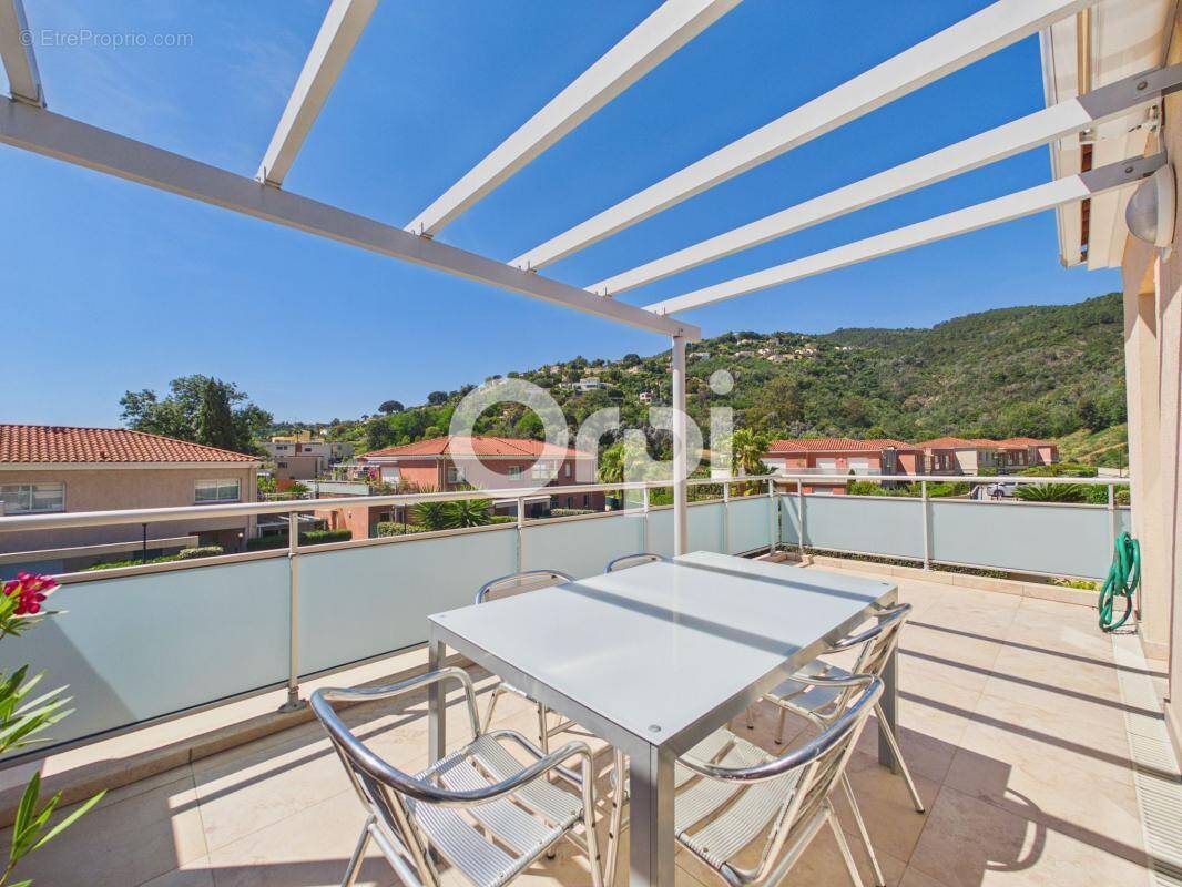 Appartement à MANDELIEU-LA-NAPOULE
