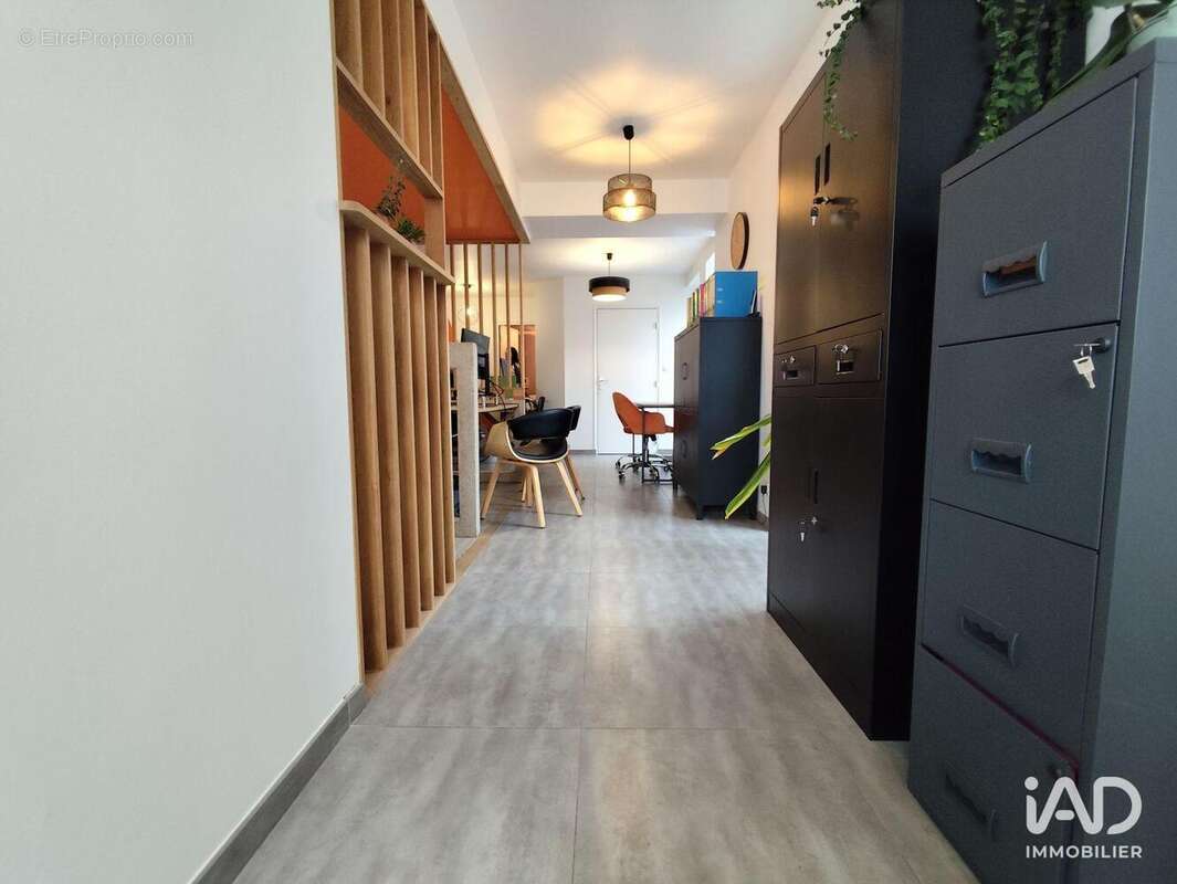 Photo 2 - Commerce à BAINS-SUR-OUST