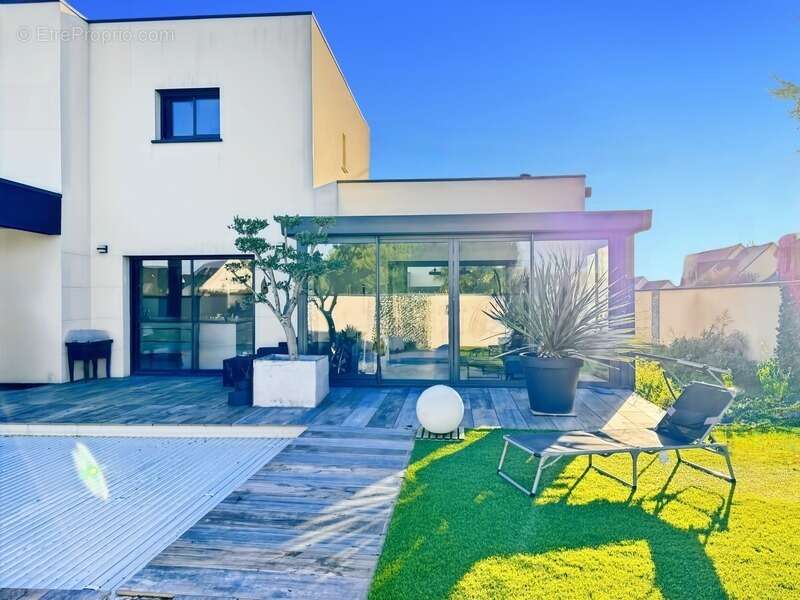 Maison à LES PONTS-DE-CE