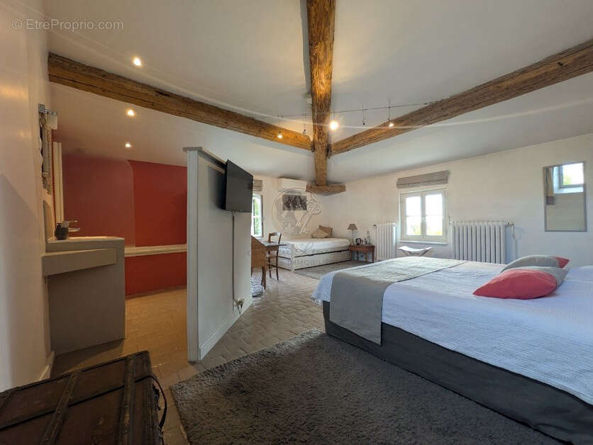 Maison à SAINT-GENIS-LAVAL