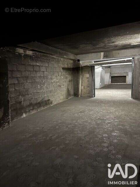 Parking 42 m² à Choisy-Le-Roi  - photo 5