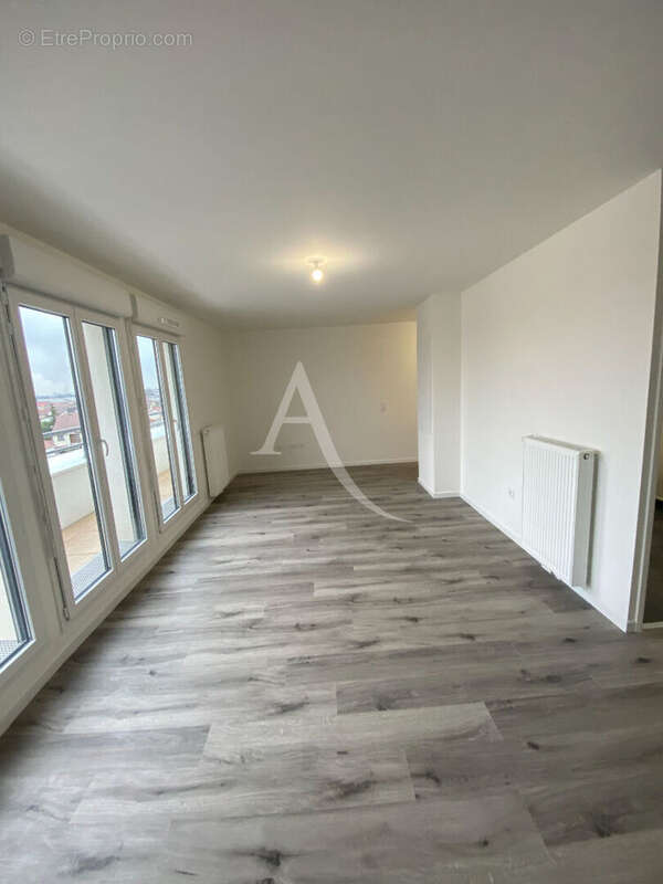 Appartement à LE BLANC-MESNIL