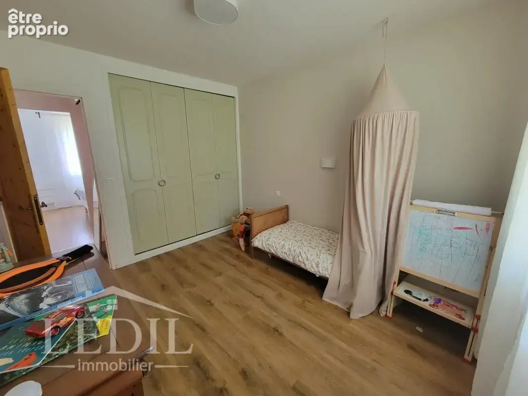 Maison lumineuse avec jardin arboré de 2 839 m² - photo 6