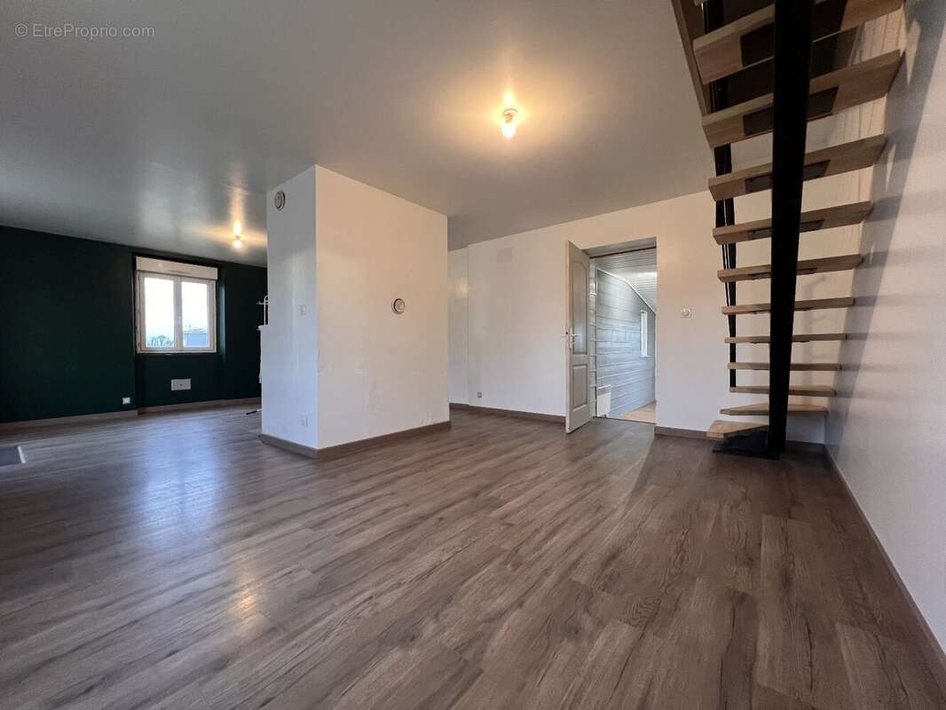 Maison à MINIAC-MORVAN