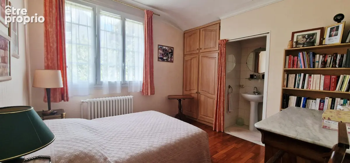 SEVRES RIVE DROITE : Charmante Maison Familiale de 193m² , DPE D - photo 11