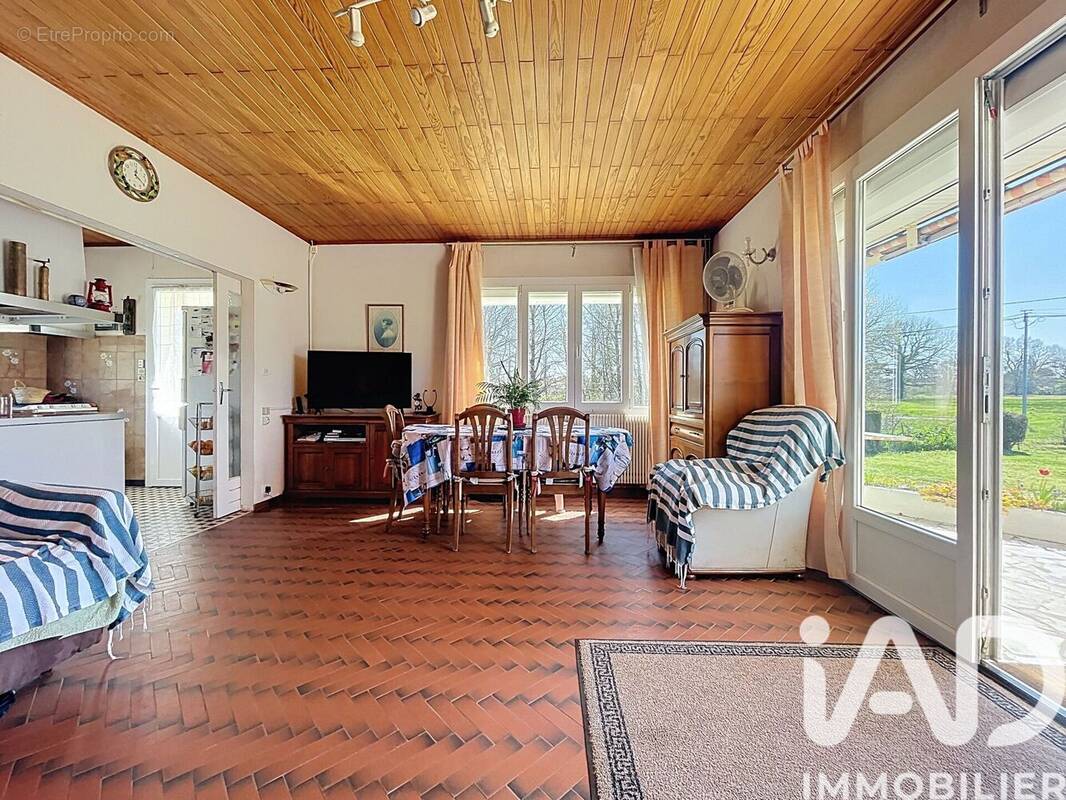 Photo 1 - Maison à HOUEILLES
