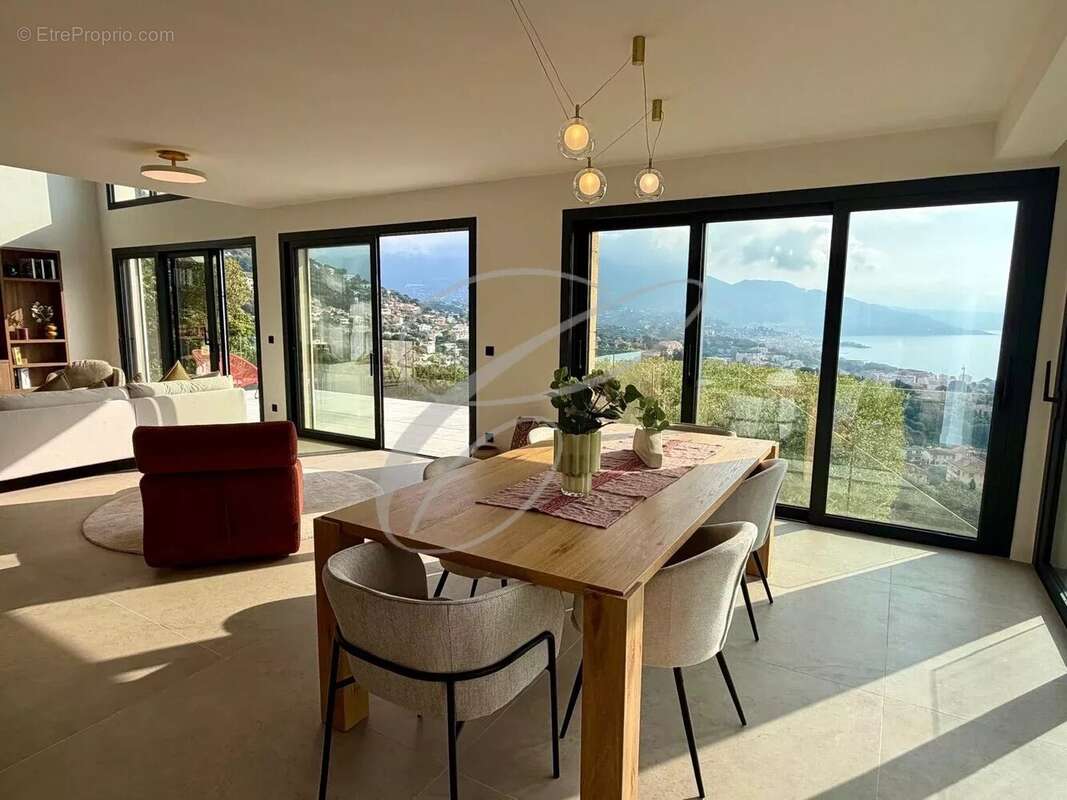 Maison à ROQUEBRUNE-CAP-MARTIN