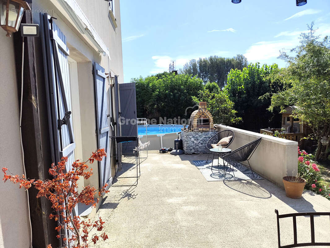 JONQUIERES Villa avec jardin - photo 2
