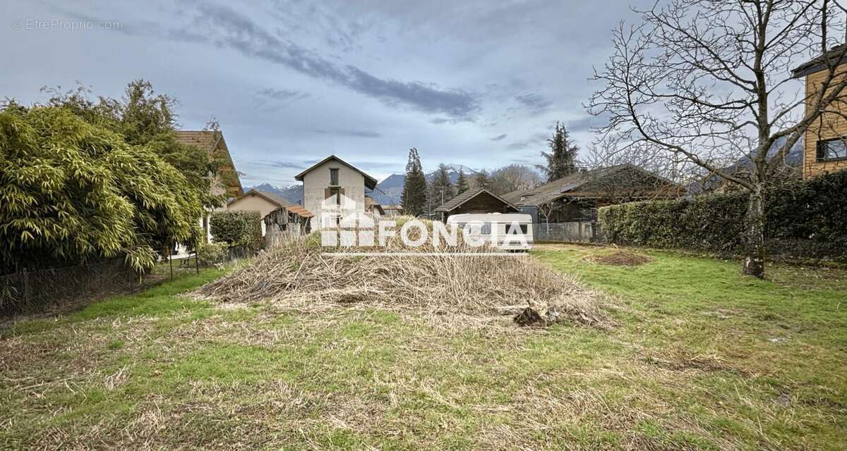 Maison à LA ROCHE-SUR-FORON
