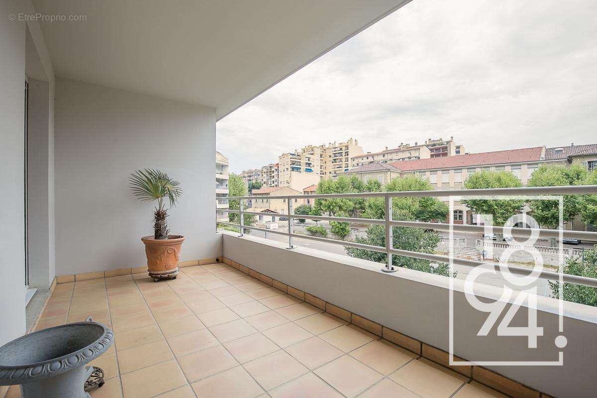 Appartement à MARSEILLE-5E