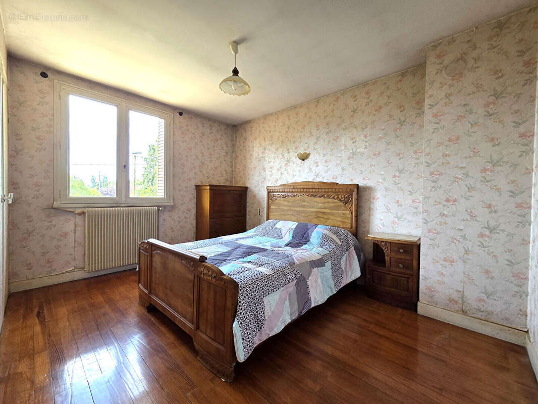 Maison individuelle de 75m²  à rénover - Terrain de 1 750 m² - Grenier aménageable - À 3 min de Bletterans - photo 8