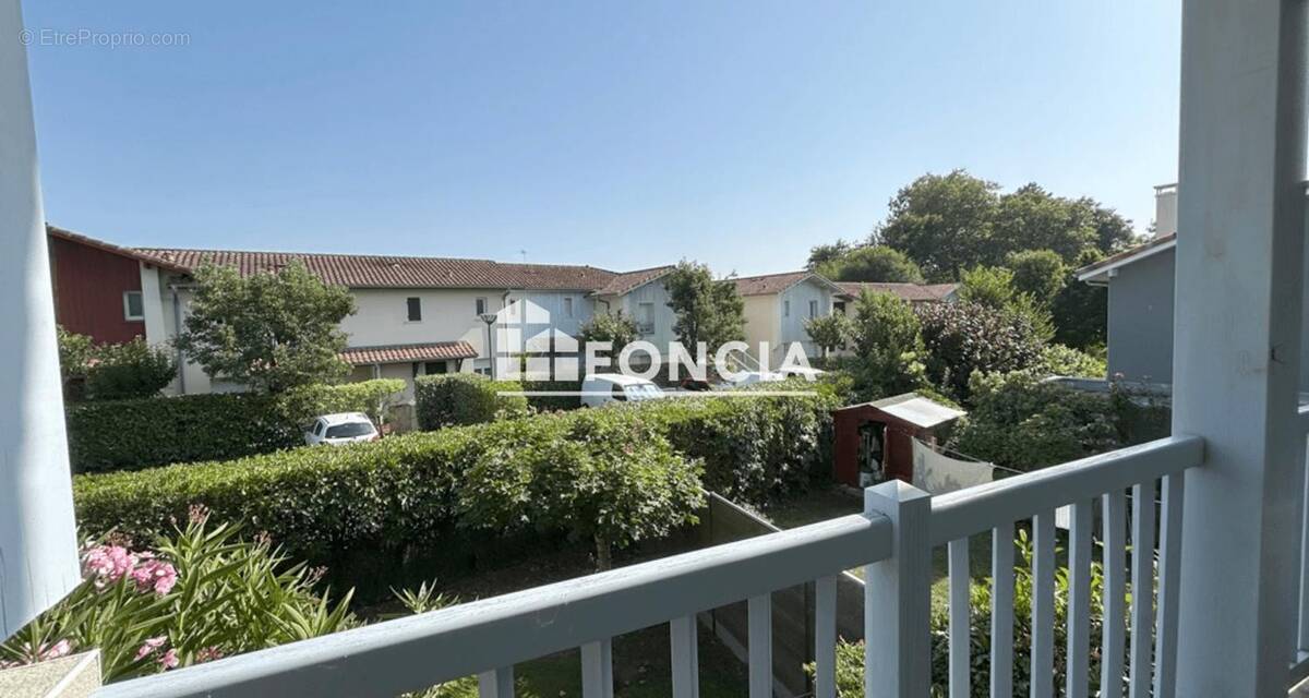 Appartement à ANGRESSE