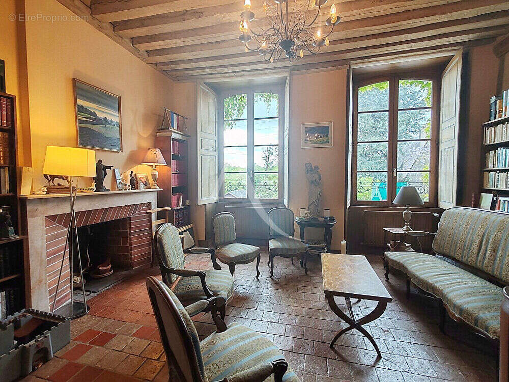 Maison à CANDE-SUR-BEUVRON