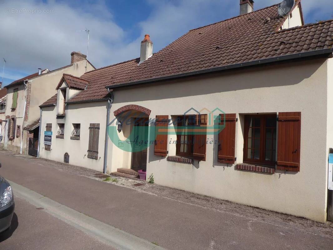 Maison à SAINT-PRIVE