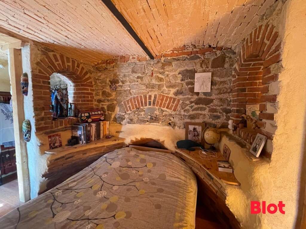 Maison à ARGENTRE-DU-PLESSIS