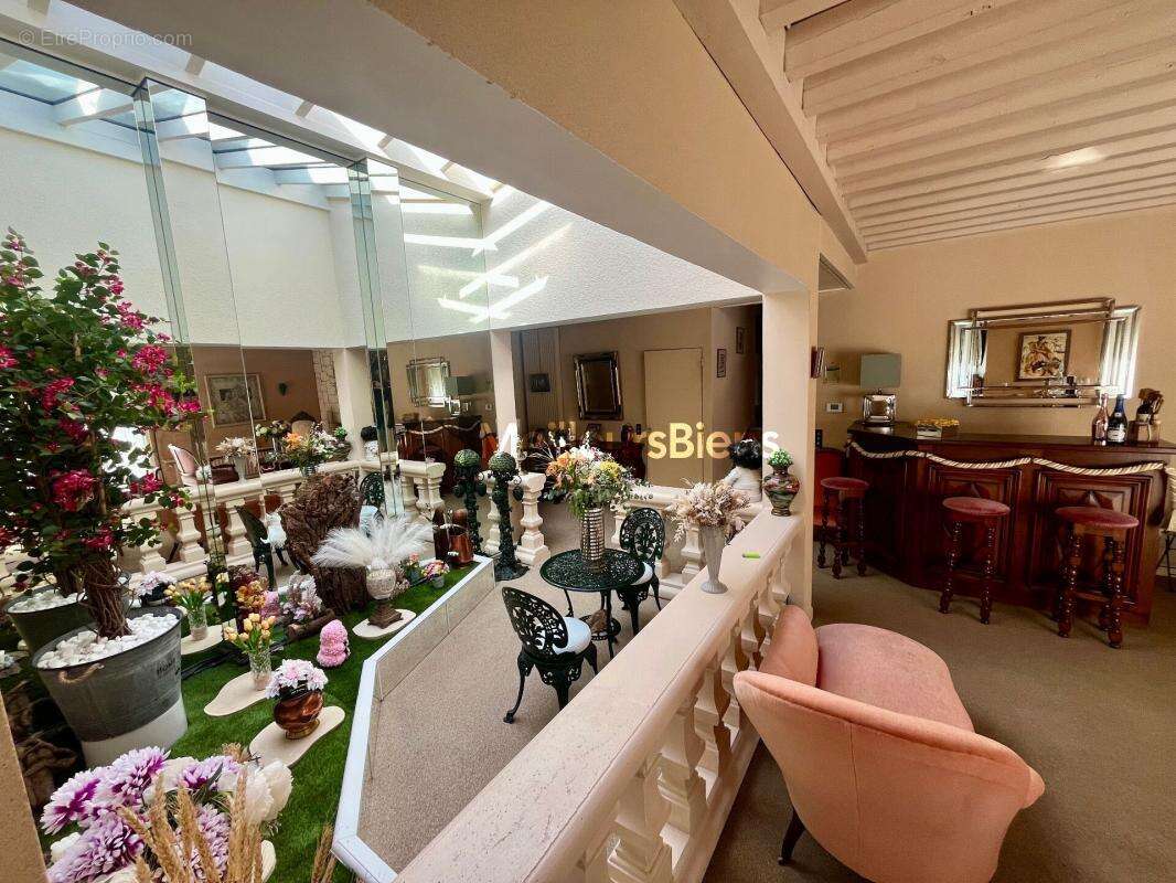 Maison à SURY-LE-COMTAL