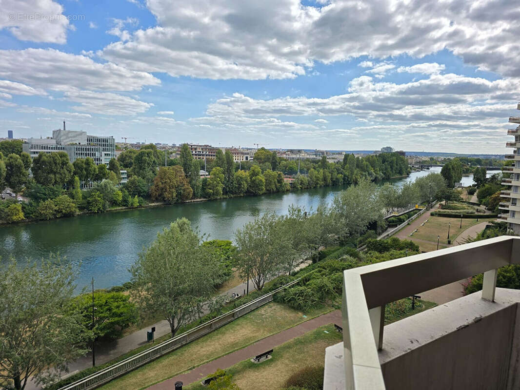 Appartement à COURBEVOIE