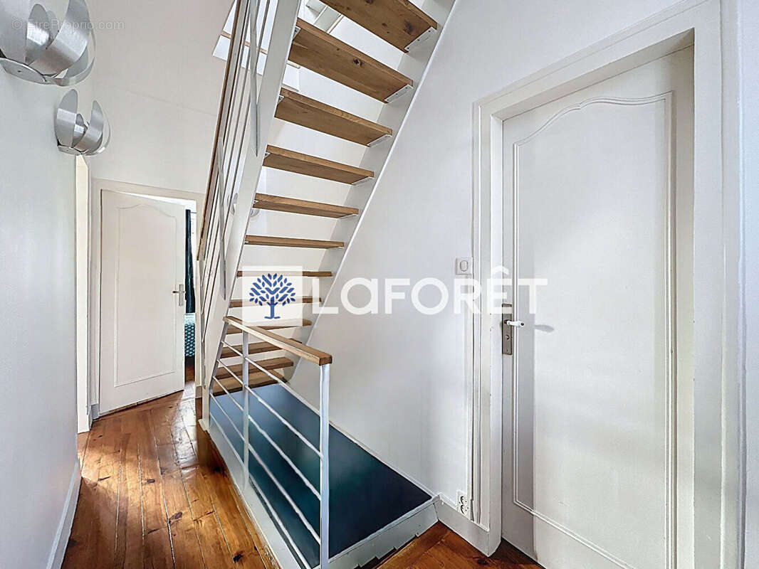 Maison à SAINT-NOM-LA-BRETECHE