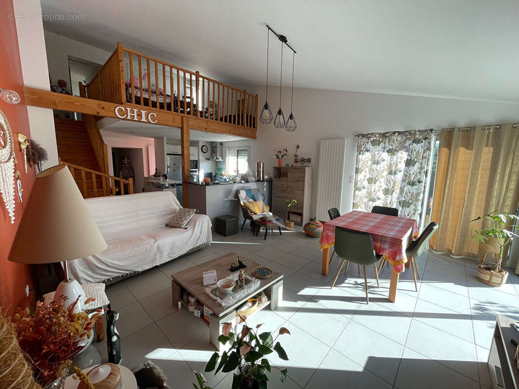 Maison à VERGEROUX