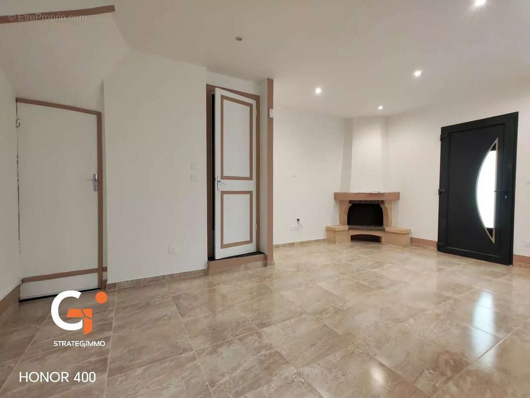 Maison à SAINT-ETIENNE-DU-ROUVRAY