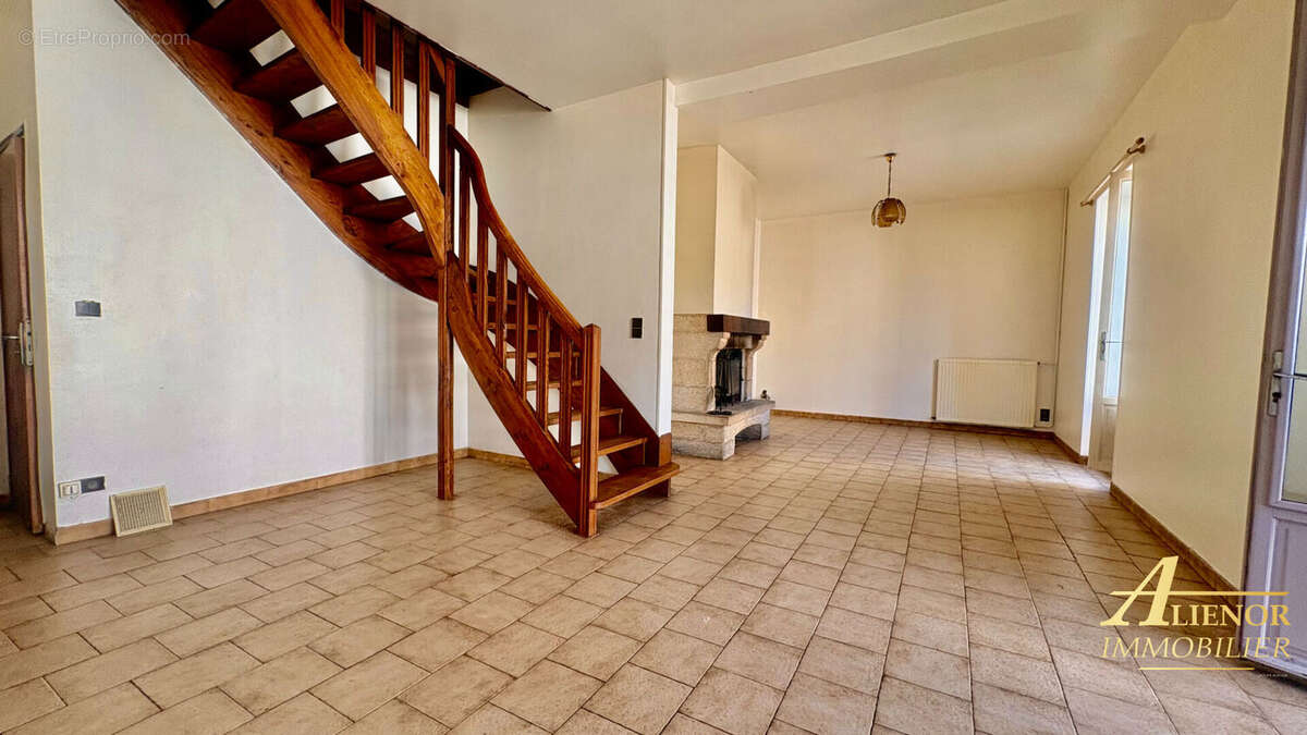 Maison à CHANCELADE