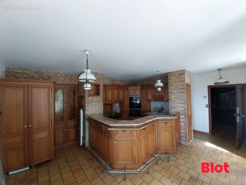 Maison 178 m² à Prince  - photo 4