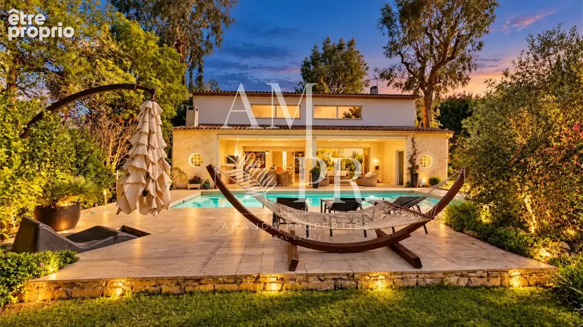 Cannes – Croix-des-Gardes  Villa d’Architecte Contemporaine de 210 m² au Cœur d’un Domaine Privé et Sécurisé - photo 2