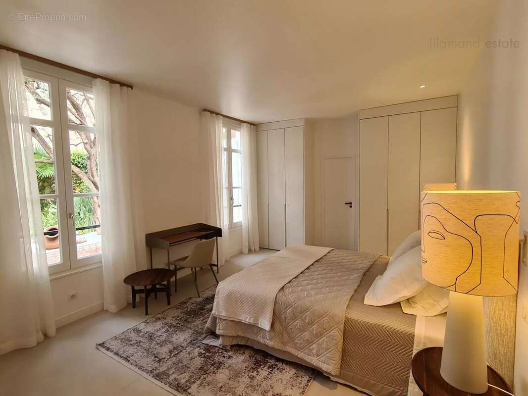 Cannes - rue d'antibes - villa avec patio - photo 4