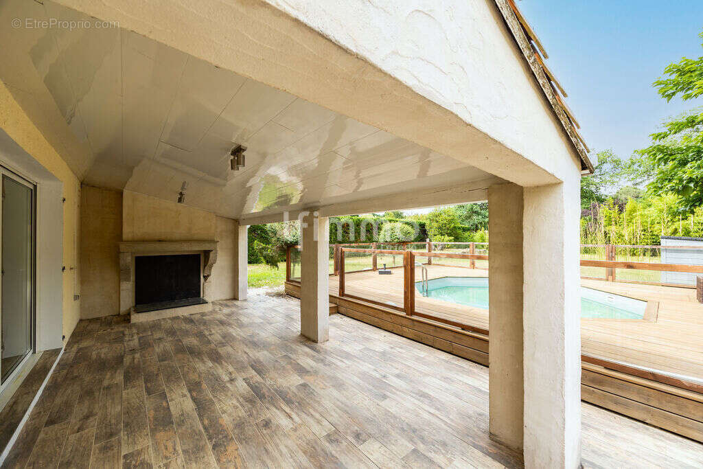 Maison 4 chambres - piscine - grand terrain - photo 4