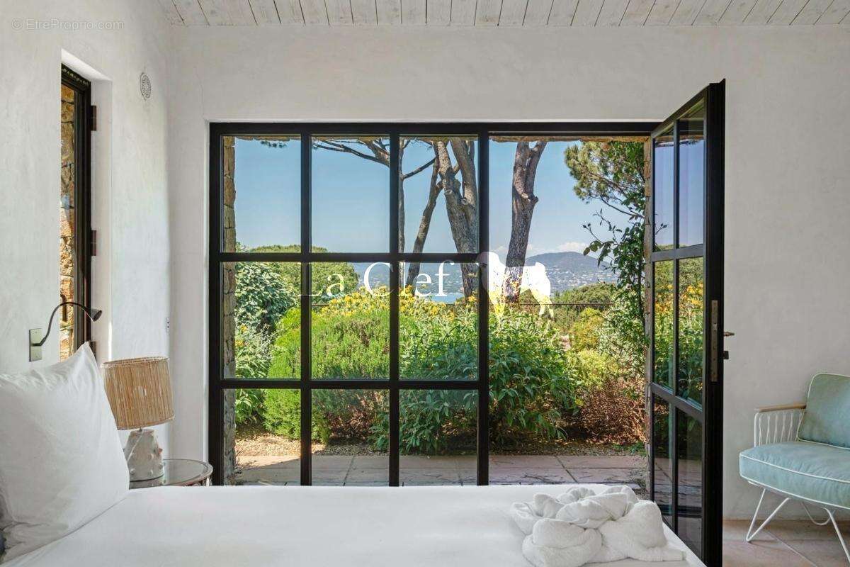 Maison à ROQUEBRUNE-SUR-ARGENS