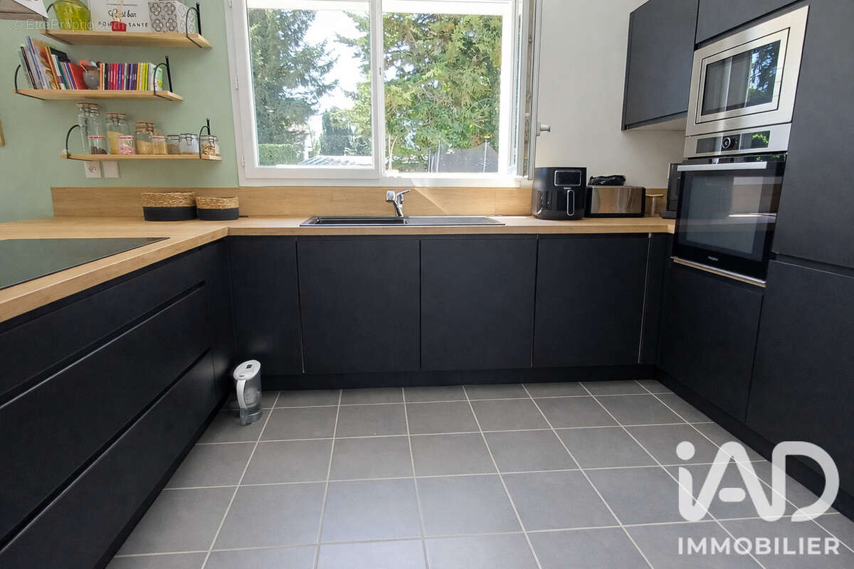 Maison 101 m² à La Chapelle-Du-Bois-Des-Faulx  - photo 3