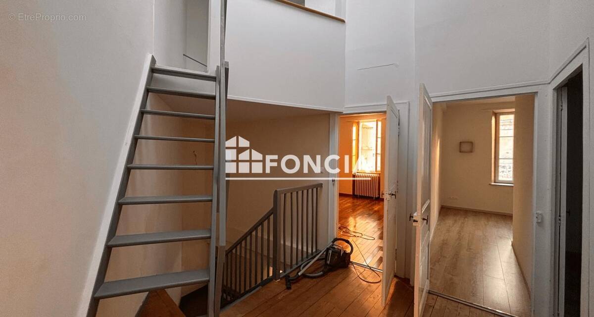 Maison à TONNAY-CHARENTE